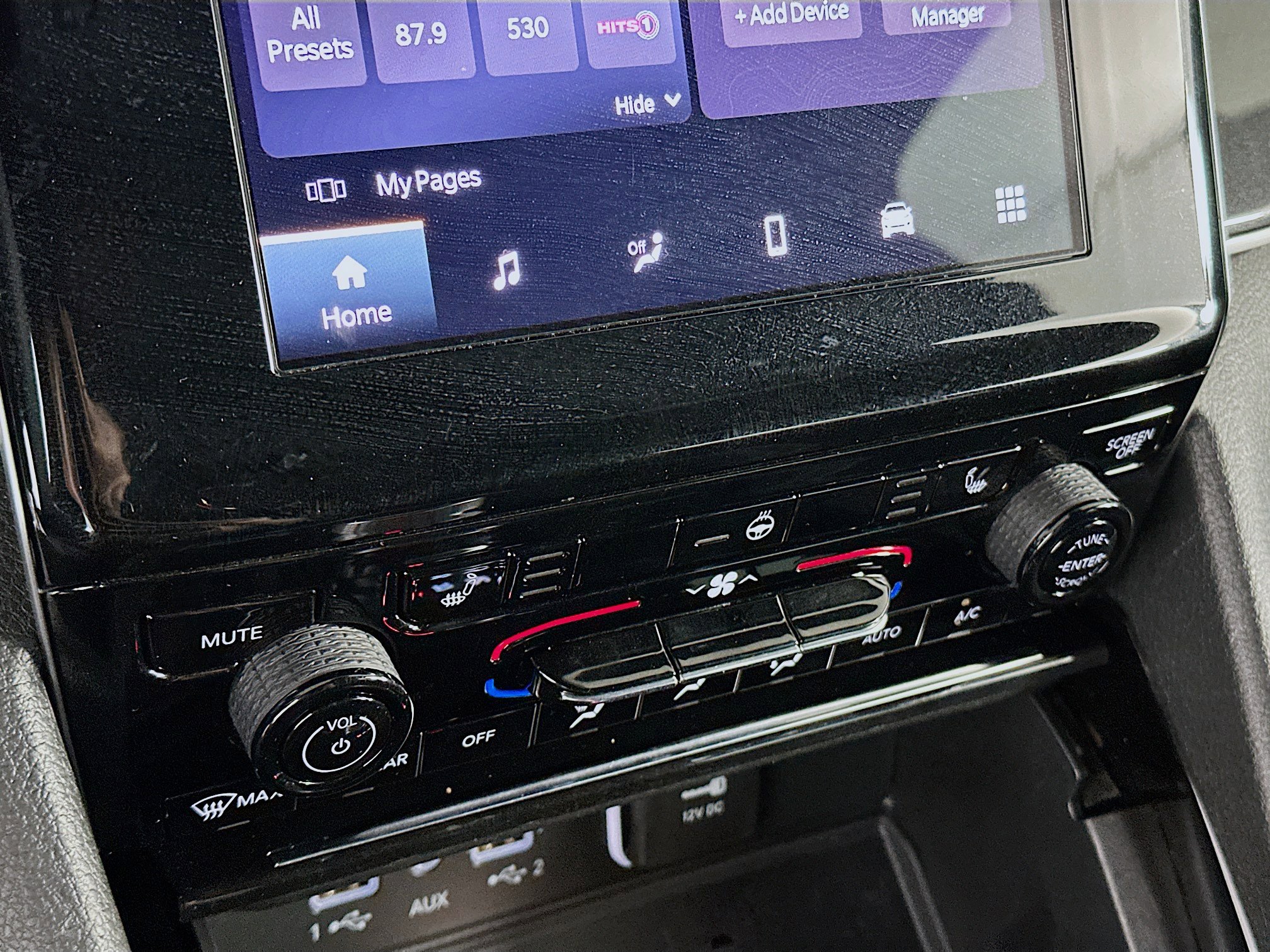 Used 2023 Jeep Grand Cherokee L Laredo RWD image 23