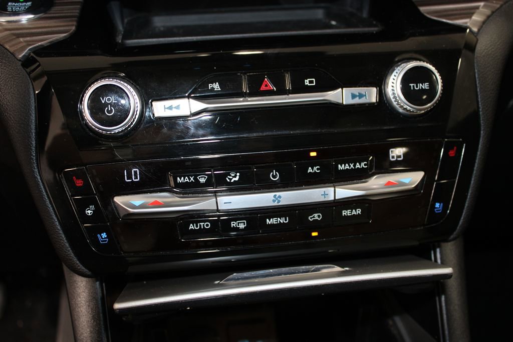 Used 2021 Ford Explorer Limited w/ Equipment Group 301A image 34