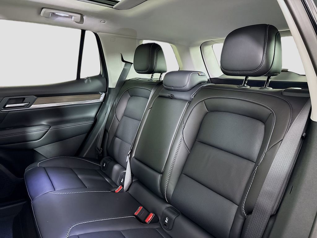 New 2026 GMC Terrain Denali w/ LPO, Black Badging Package image 24