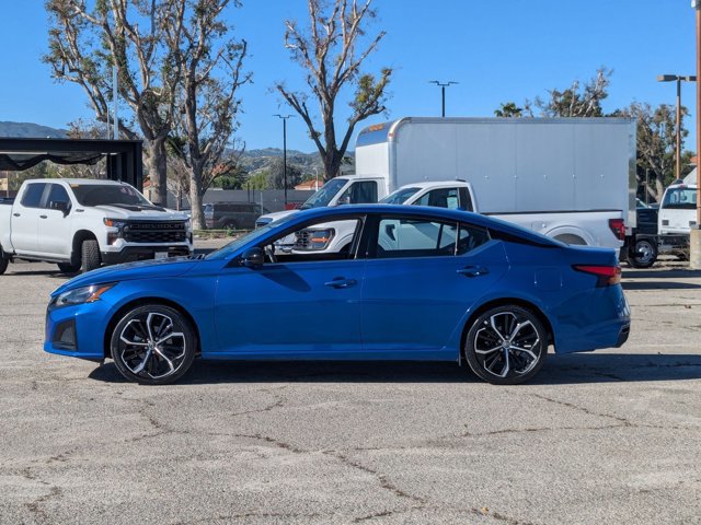 Used 2025 Nissan Altima 2.5 SR image 9