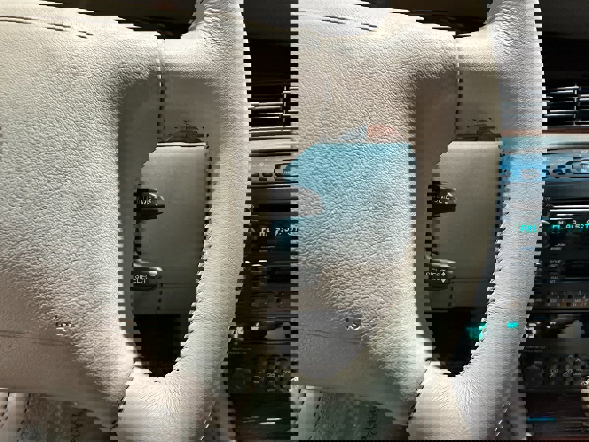 Used 2002 Cadillac Eldorado Touring w/ Preffered Equipment Group FWD image 25