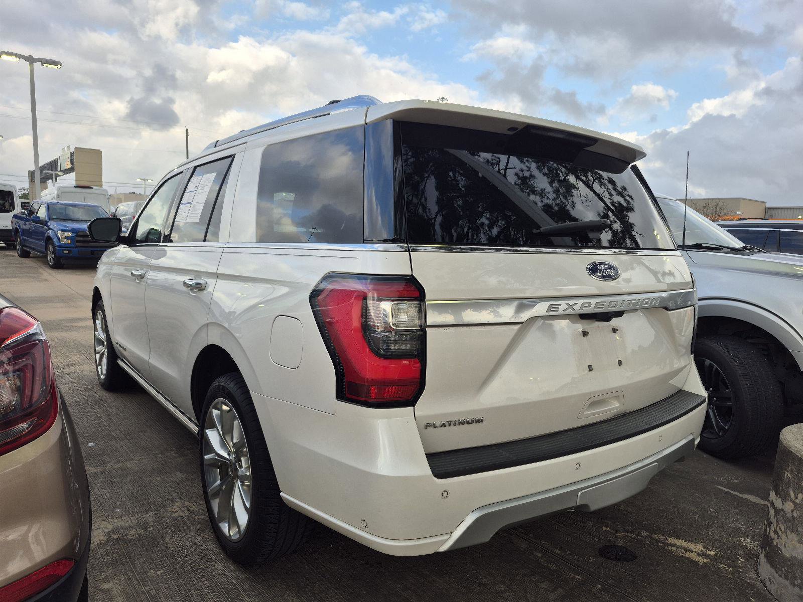 Used 2019 Ford Expedition Platinum AWD/4WD image 4