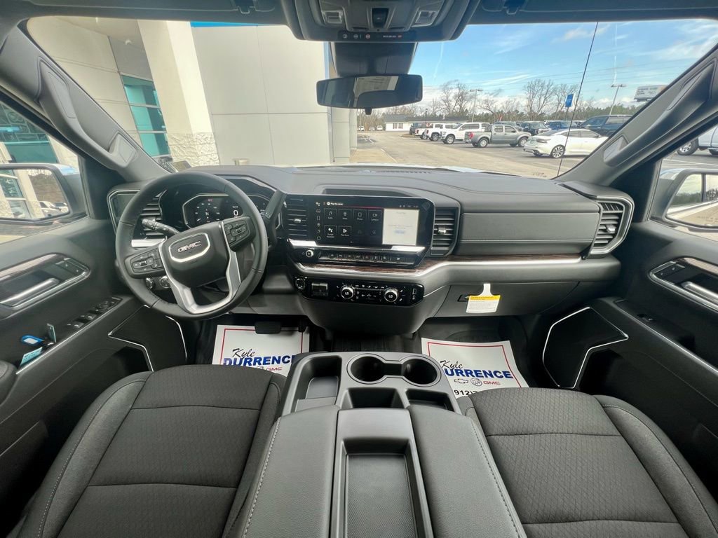 New 2026 GMC Sierra 1500 SLE image 2