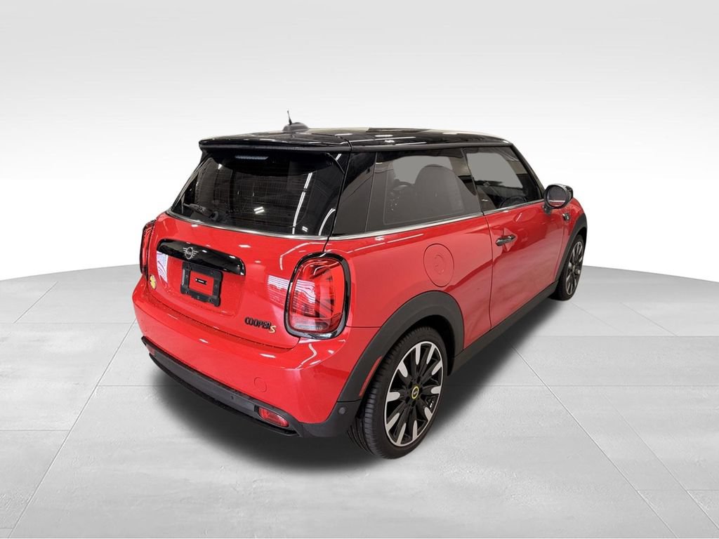 Used 2024 MINI Cooper SE FWD image 6