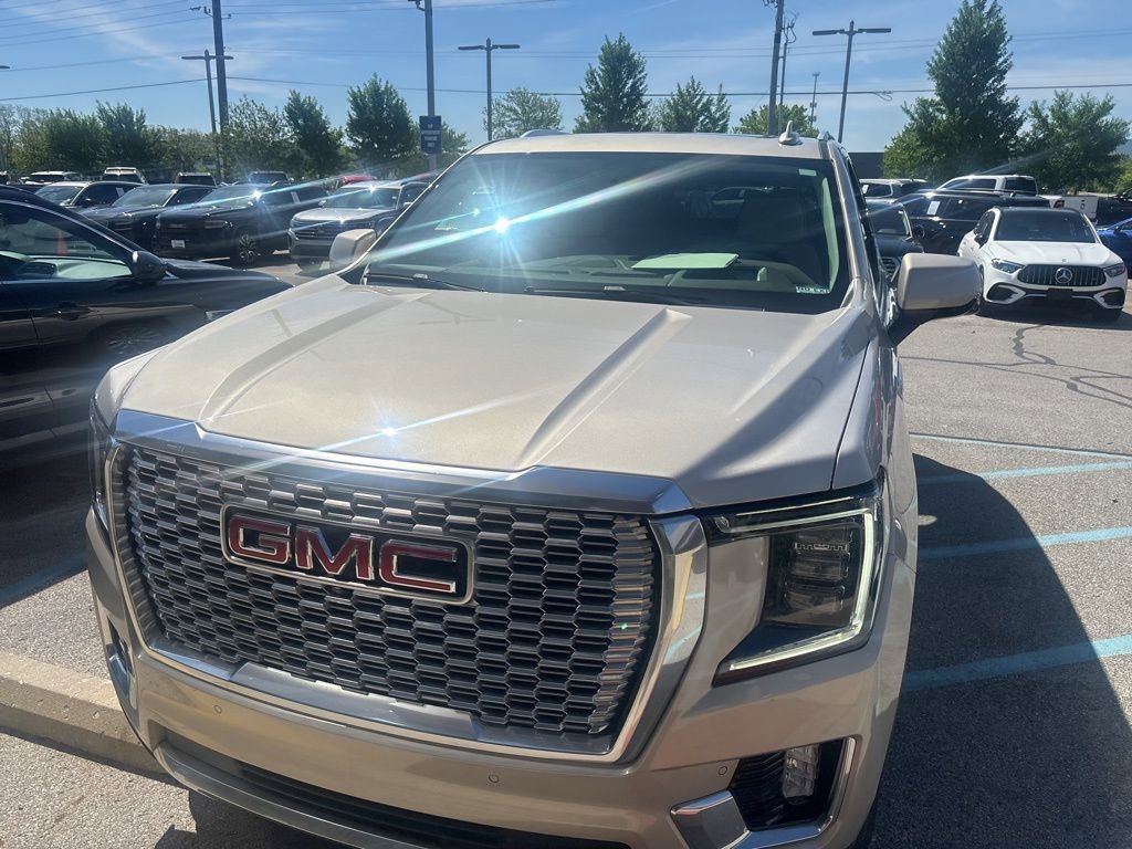 Used 2022 GMC Yukon Denali image 3