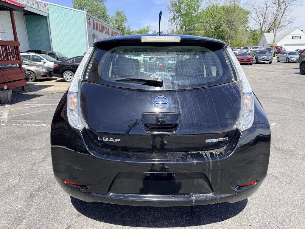 Used 2014 Nissan Leaf SV w/ Premium Package FWD image 4