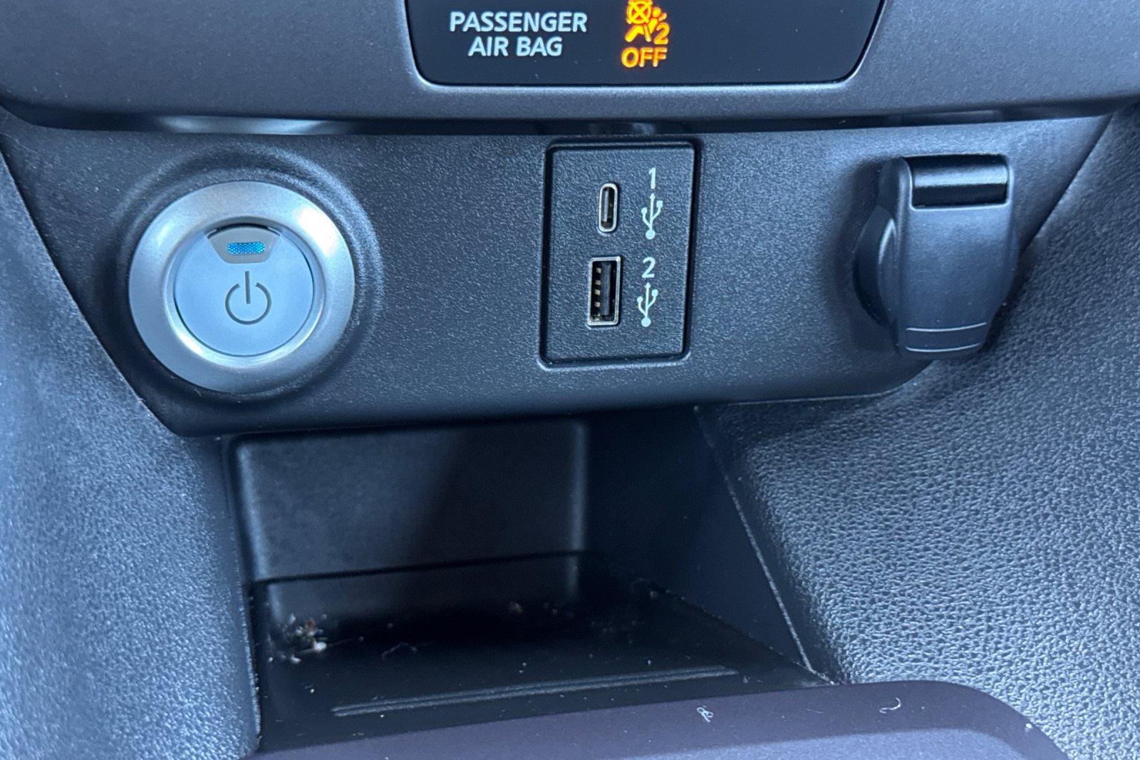 Certified 2025 Nissan Leaf S FWD image 32