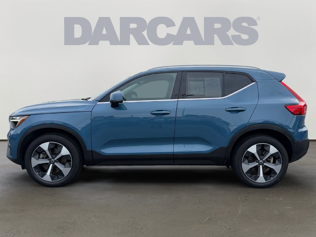 Certified 2024 Volvo XC40 B5 Plus w/ Climate Package AWD/4WD image 4