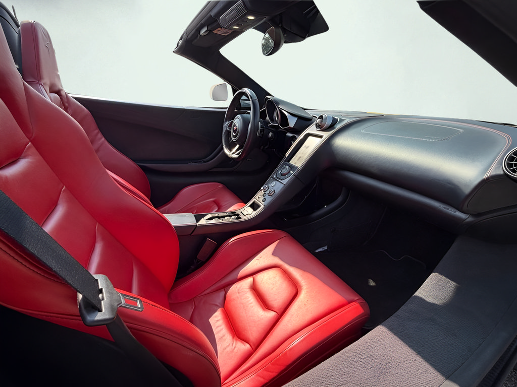 Used 2015 McLaren 650S Spider RWD image 24