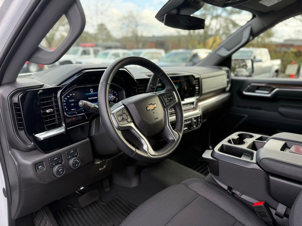 Used 2024 Chevrolet Silverado 1500 LT image 13