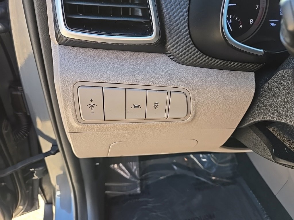 Used 2020 Hyundai Tucson SE image 11
