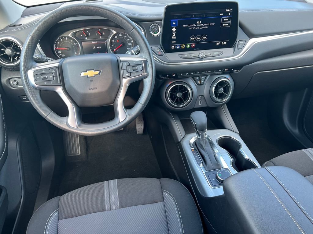 Used 2025 Chevrolet Blazer LT image 18
