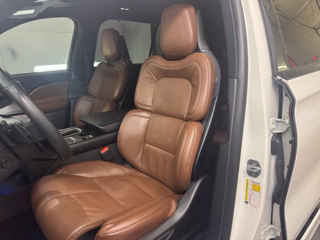 Used 2023 Lincoln Aviator Reserve w/ Equipment Group 201A AWD/4WD image 17