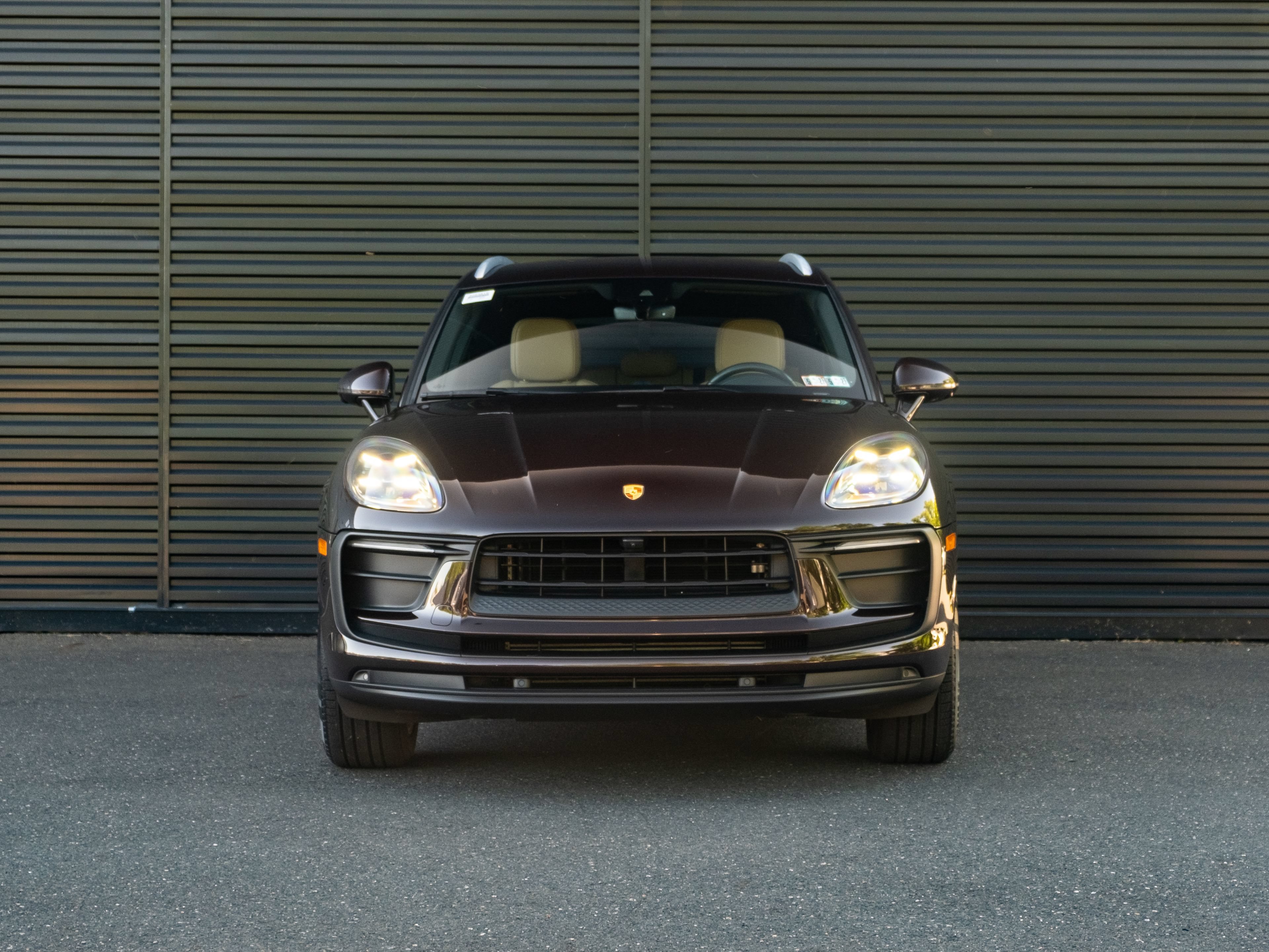 Certified 2022 Porsche Macan AWD/4WD image 11