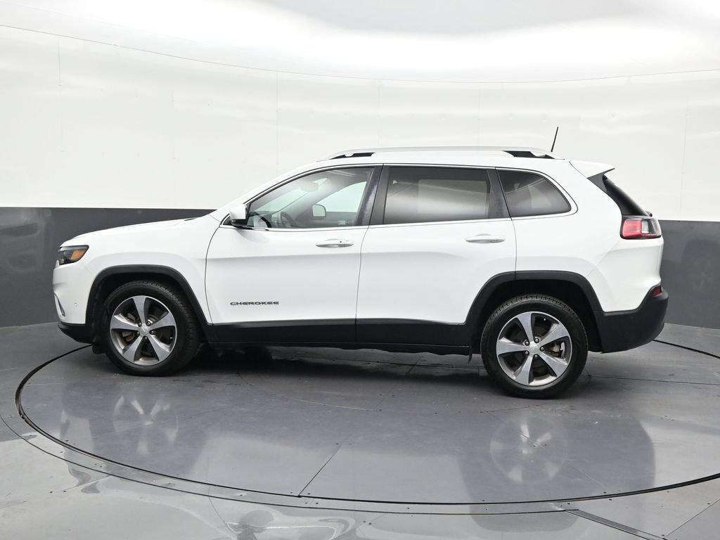 Used 2019 Jeep Cherokee Limited w/ Luxury Group FWD image 2