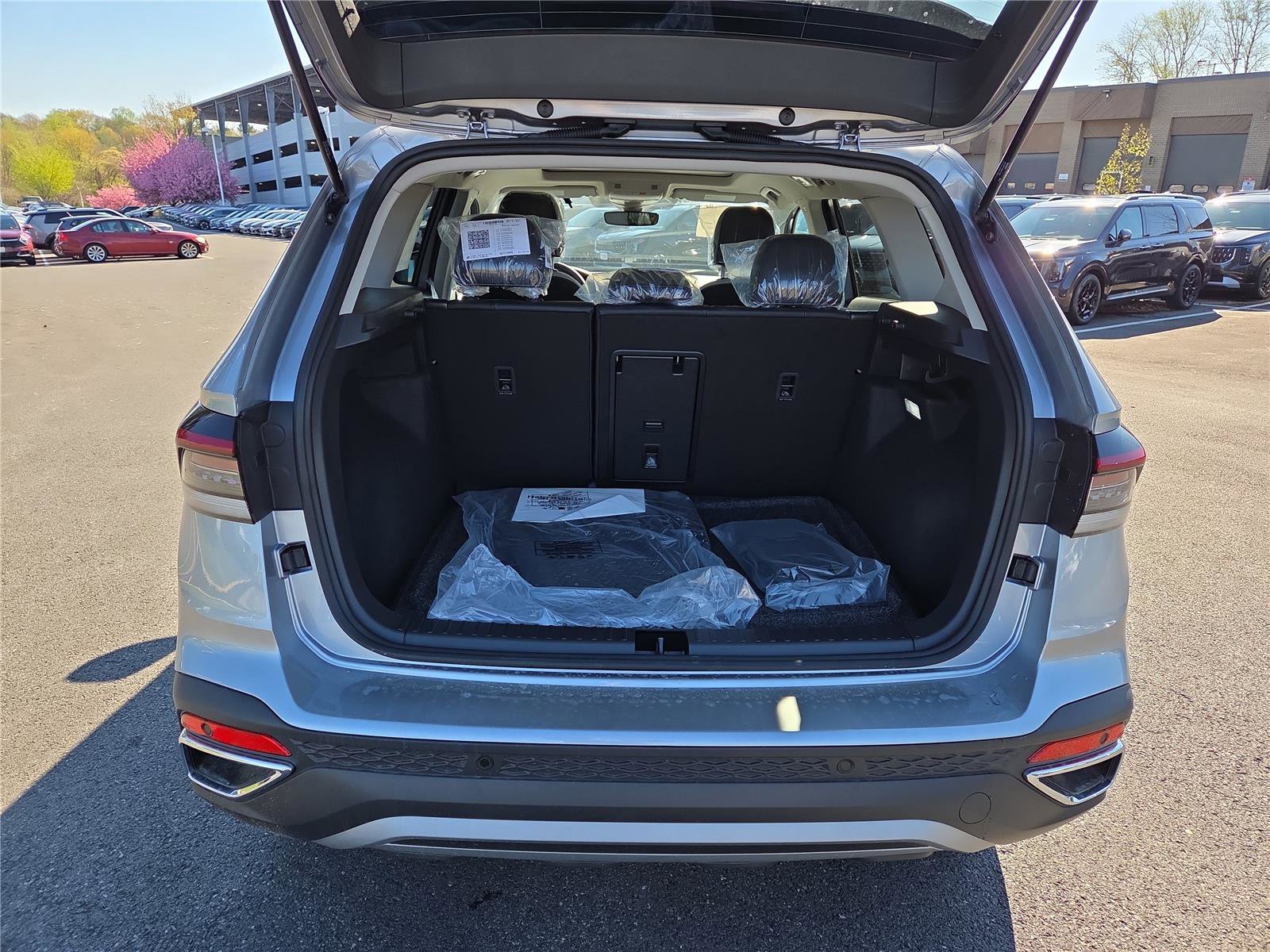 New 2026 Volkswagen Taos SE image 5