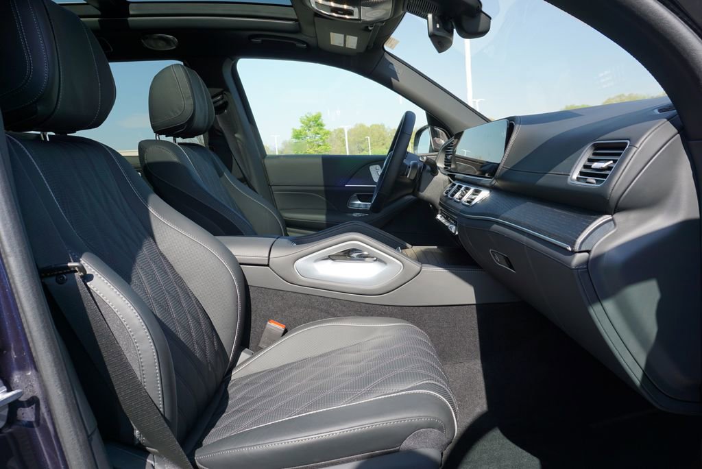 Certified 2025 Mercedes-Benz Maybach GLS 600 4MATIC image 58