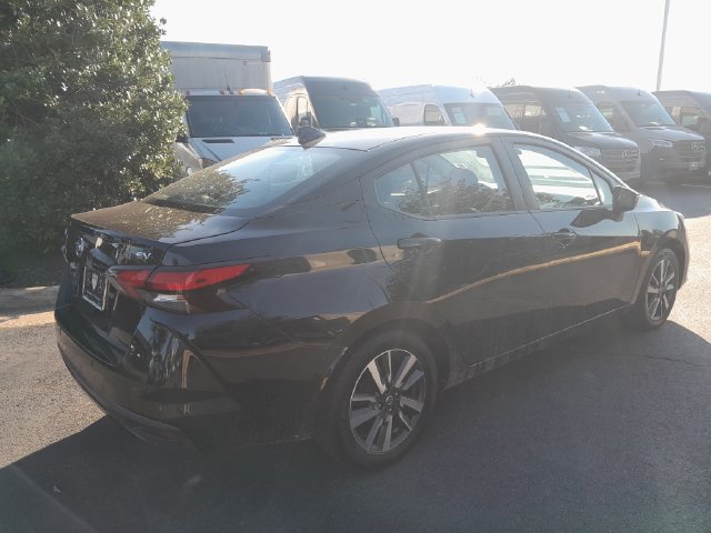 Used 2021 Nissan Versa SV FWD image 17