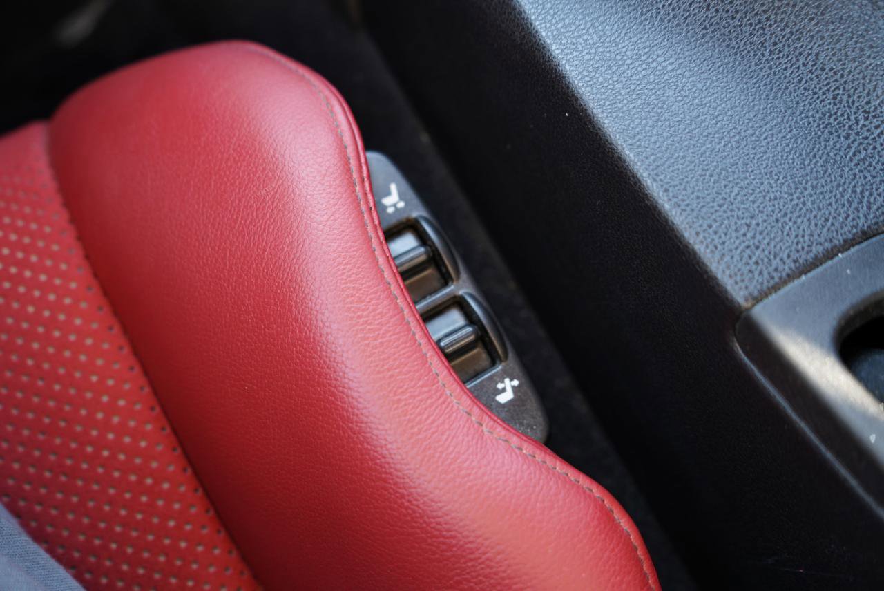 Used 2010 Nissan 370Z Touring w/ Sport Pkg image 40