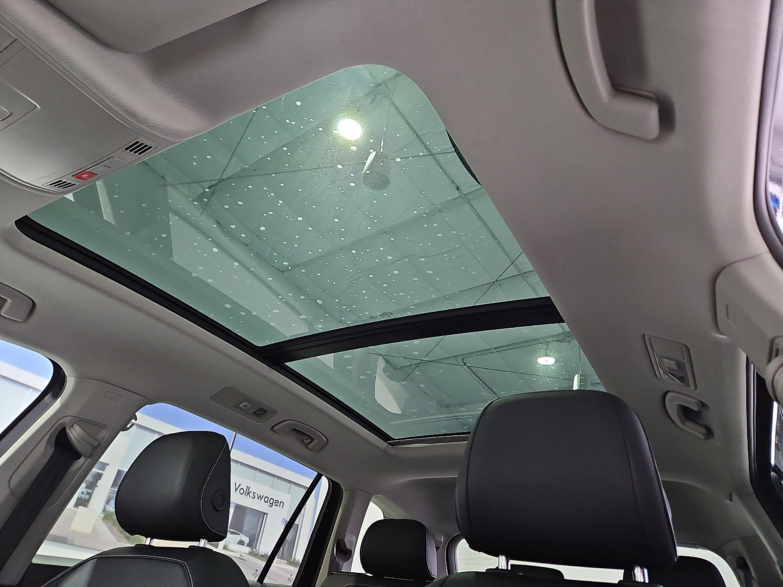 Certified 2023 Volkswagen Tiguan SE w/ Panoramic Sunroof Package FWD image 12