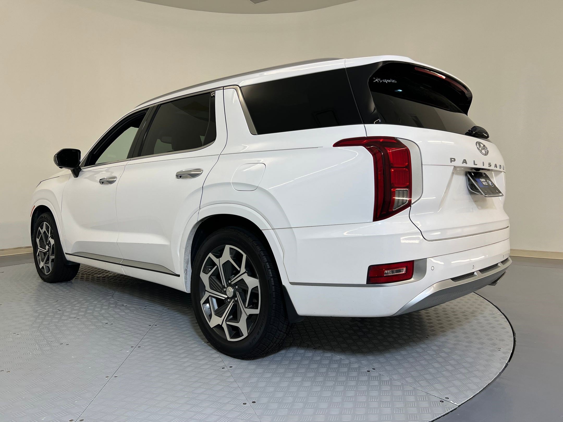 Used 2021 Hyundai Palisade Calligraphy image 3