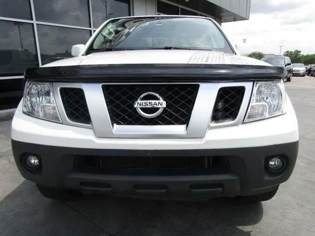 Used 2019 Nissan Frontier PRO-4X image 2