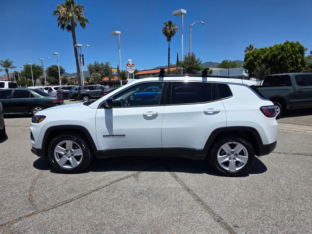 Used 2022 Jeep Compass Latitude FWD image 9