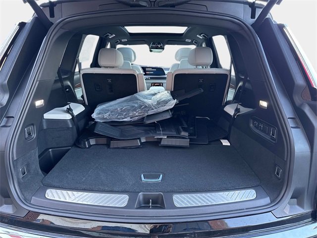New 2026 Cadillac Vistiq Sport w/ LPO, Floor Liner Package image 6