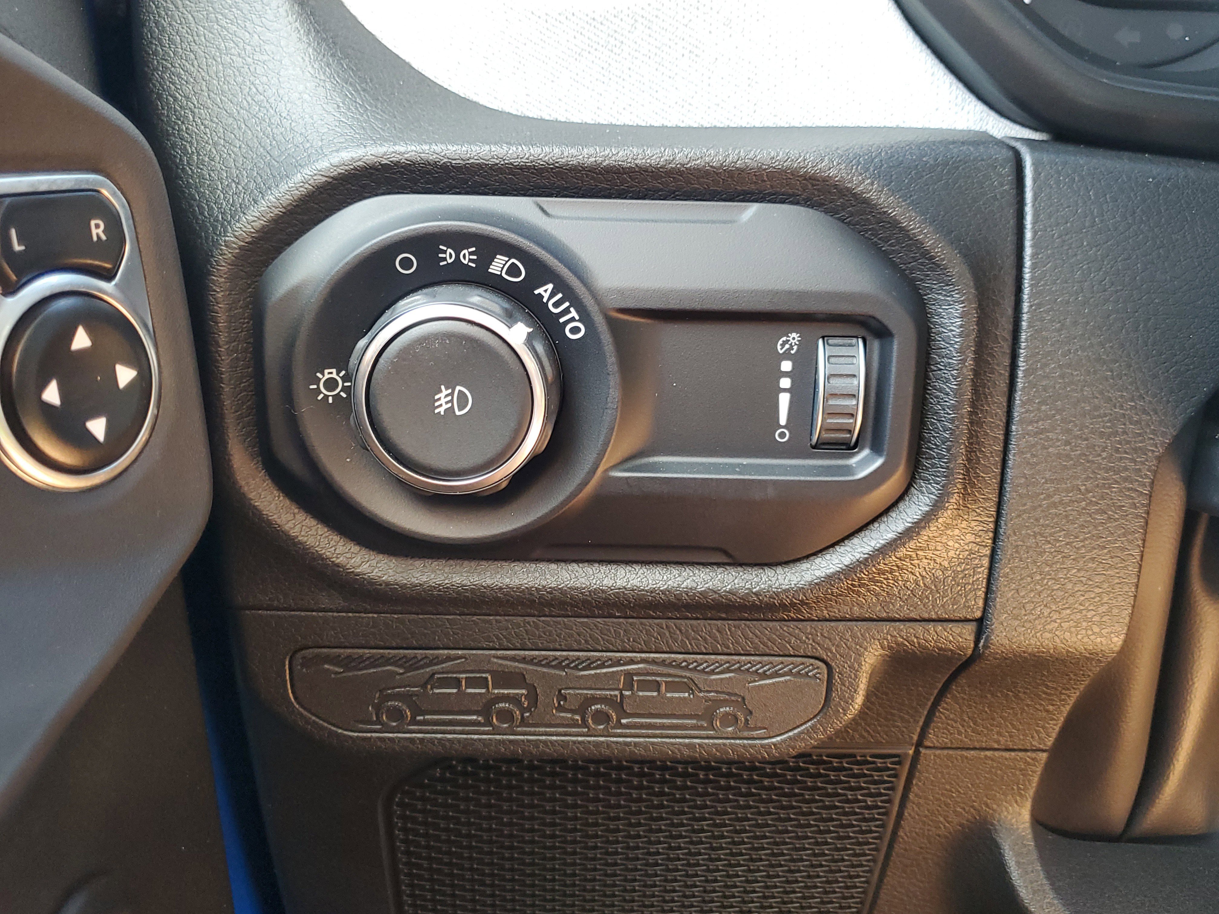 Used 2024 Jeep Wrangler Sport S image 28