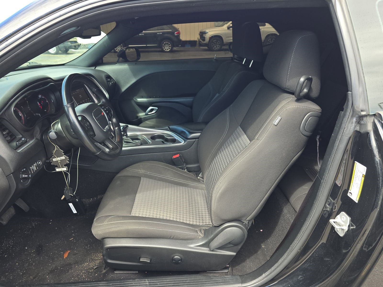 Used 2022 Dodge Challenger SXT w/ Blacktop Package image 10