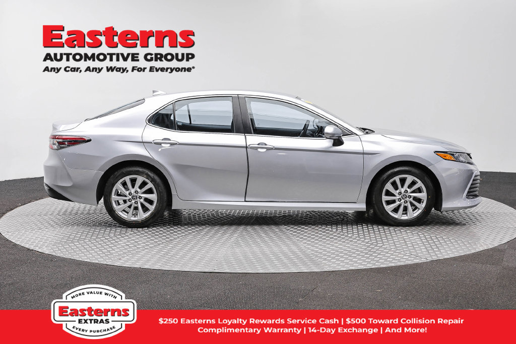 Used 2023 Toyota Camry LE FWD image 5