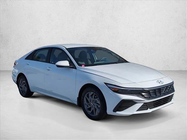 Used 2026 Hyundai Elantra Hybrid FWD image 7