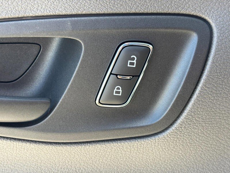 New 2025 Ford E-Transit 148 Medium Roof image 14