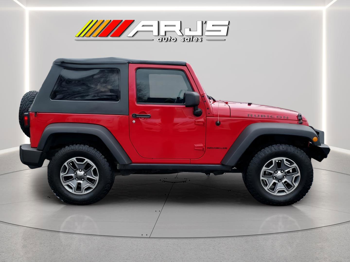 Used 2014 Jeep Wrangler Rubicon w/ Power Convenience Group image 6