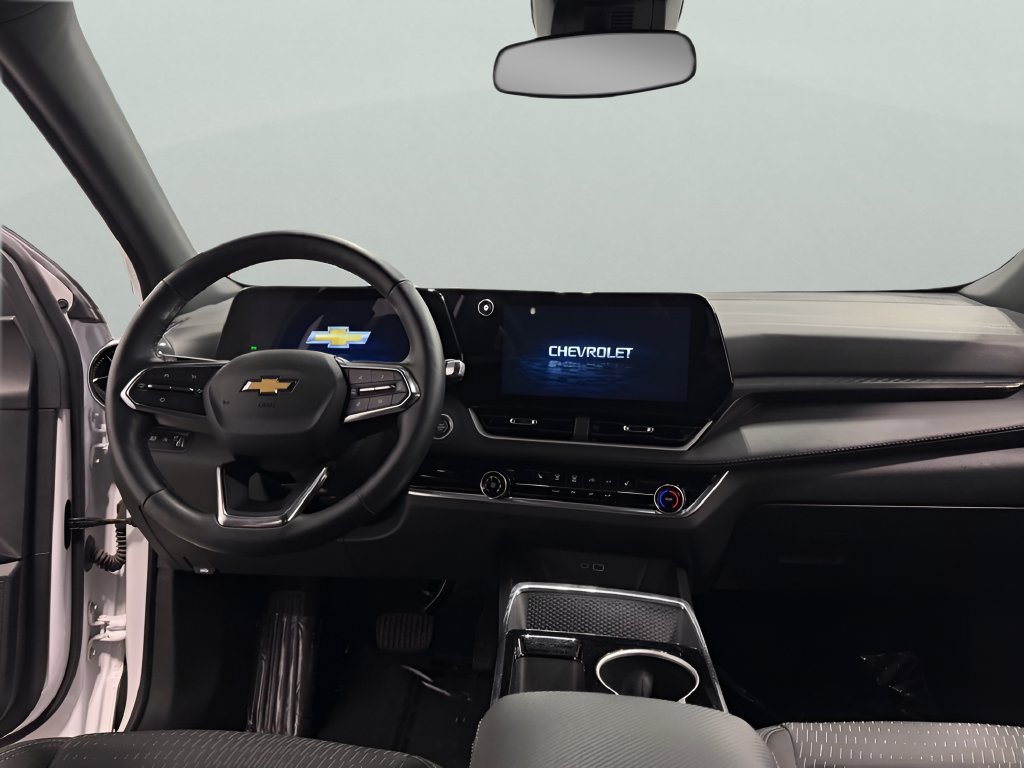 Used 2025 Chevrolet Equinox LT AWD/4WD image 13