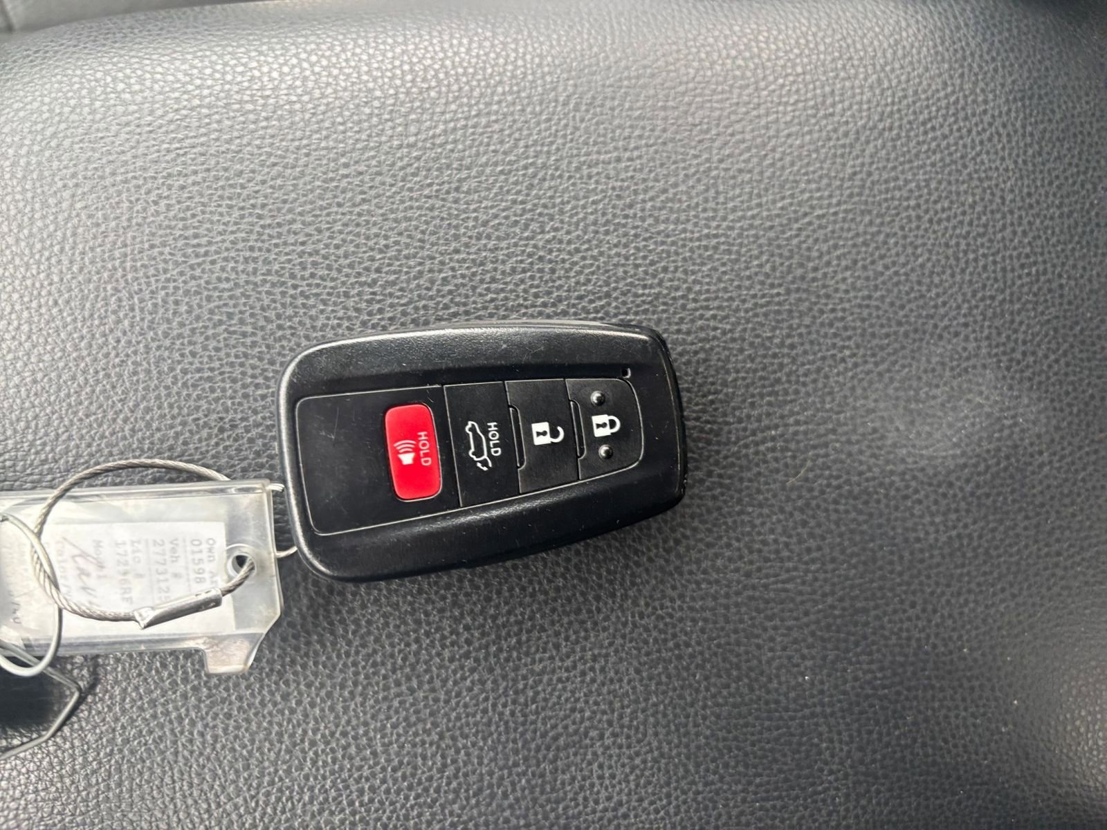 Used 2025 Toyota RAV4 XLE image 22