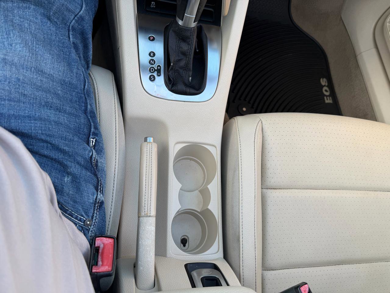 Used 2012 Volkswagen Eos Komfort FWD image 17