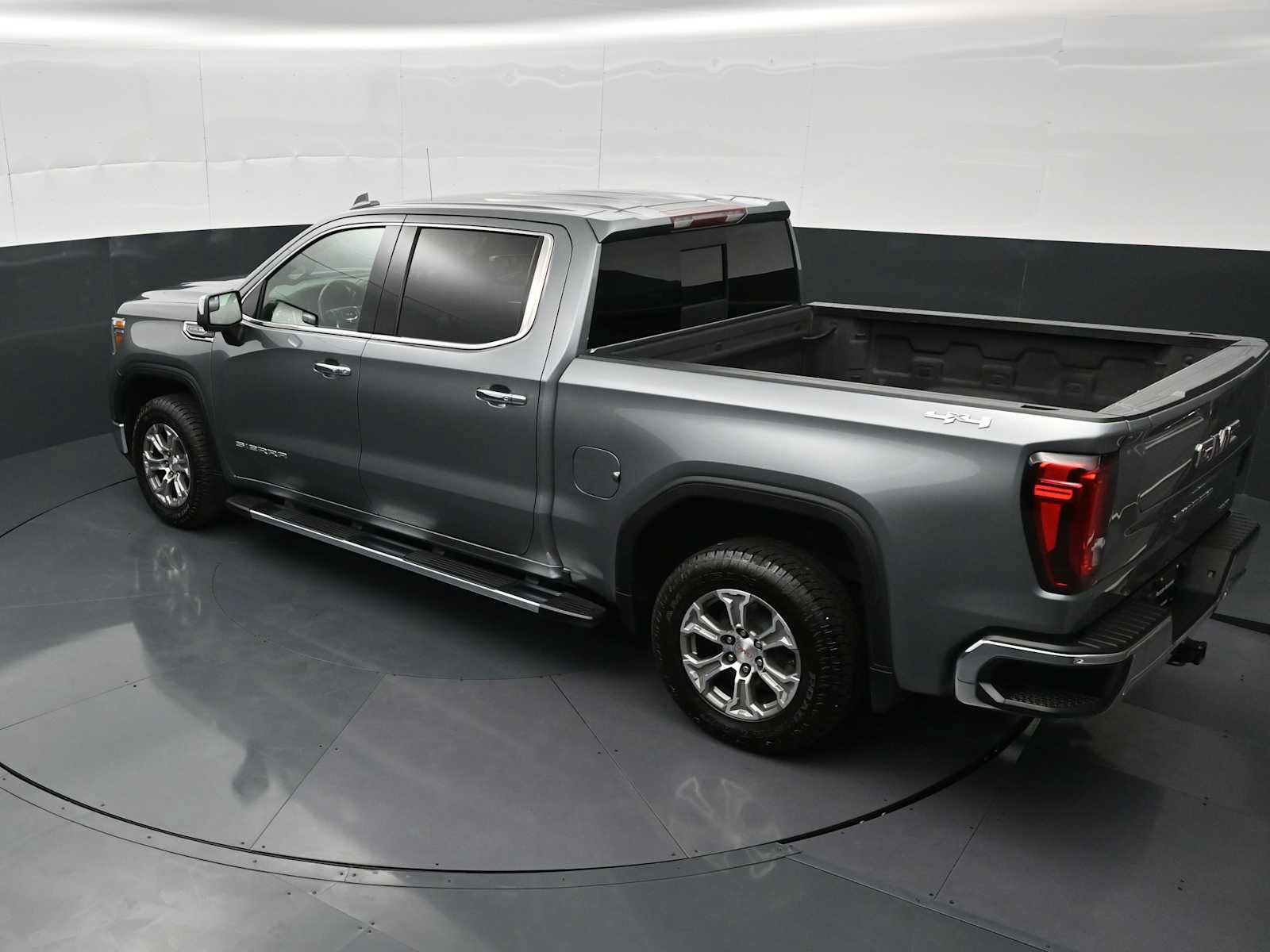Used 2021 GMC Sierra 1500 SLT w/ SLT Convenience Package AWD/4WD image 34