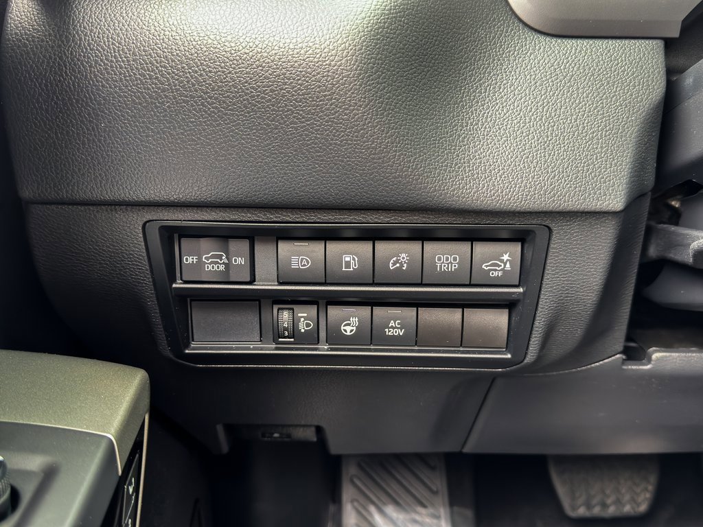 Used 2023 Toyota Sequoia Limited image 30