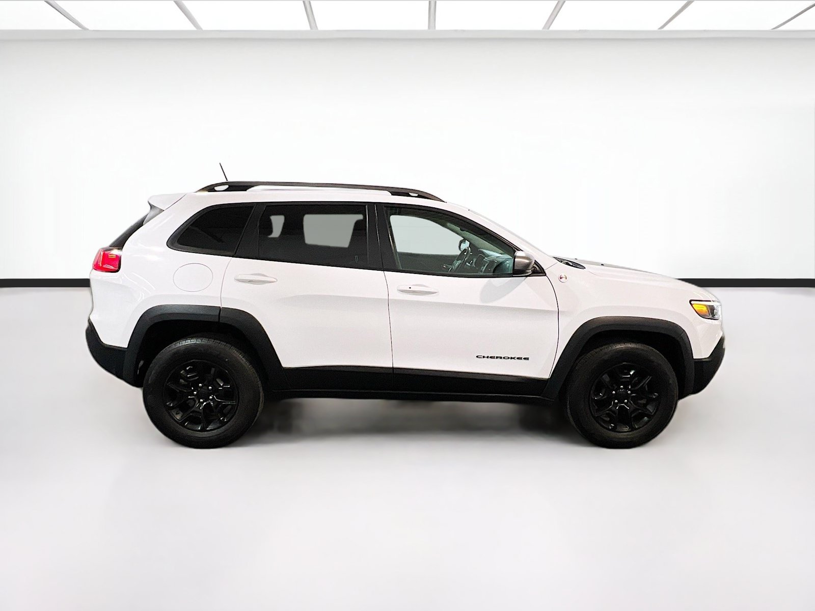 Used 2019 Jeep Cherokee Trailhawk w/ Trailer Tow Group AWD/4WD image 23