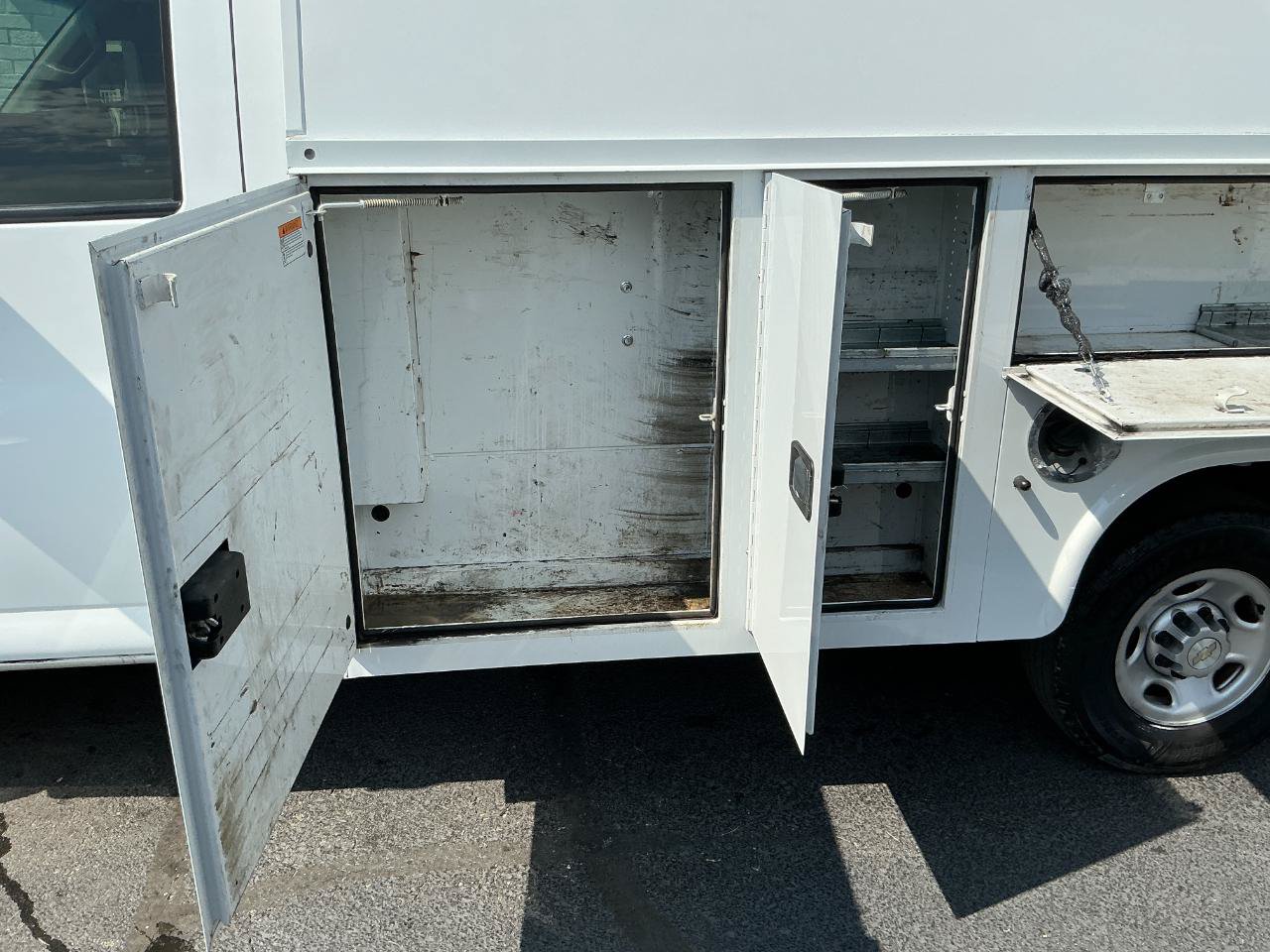 Used 2021 Chevrolet Express 3500 w/ Power Convenience Package RWD image 17
