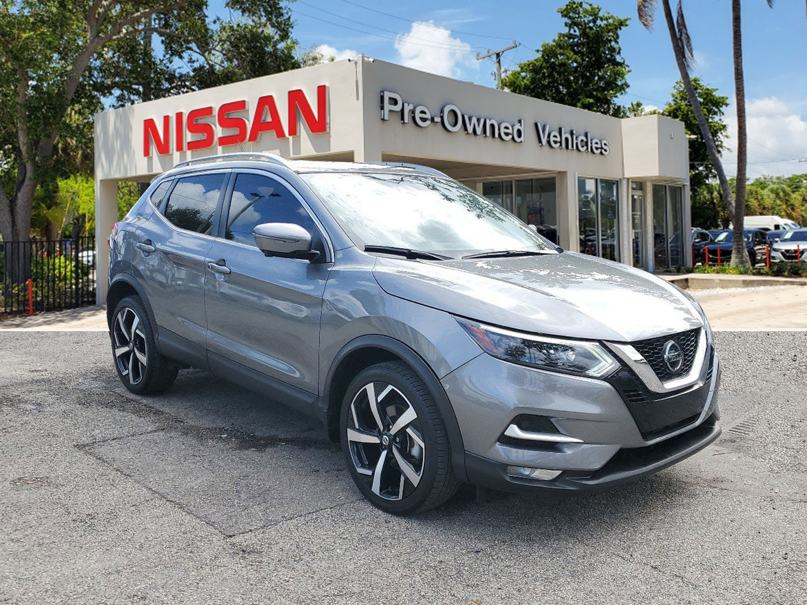 Certified 2021 Nissan Rogue Sport SL w/ Premium Package image 3