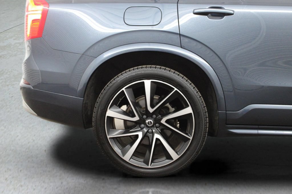 Used 2022 Volvo XC90 T6 Momentum w/ Advanced Package AWD/4WD image 12