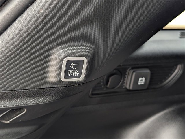 Used 2024 Jeep Grand Cherokee Altitude image 9