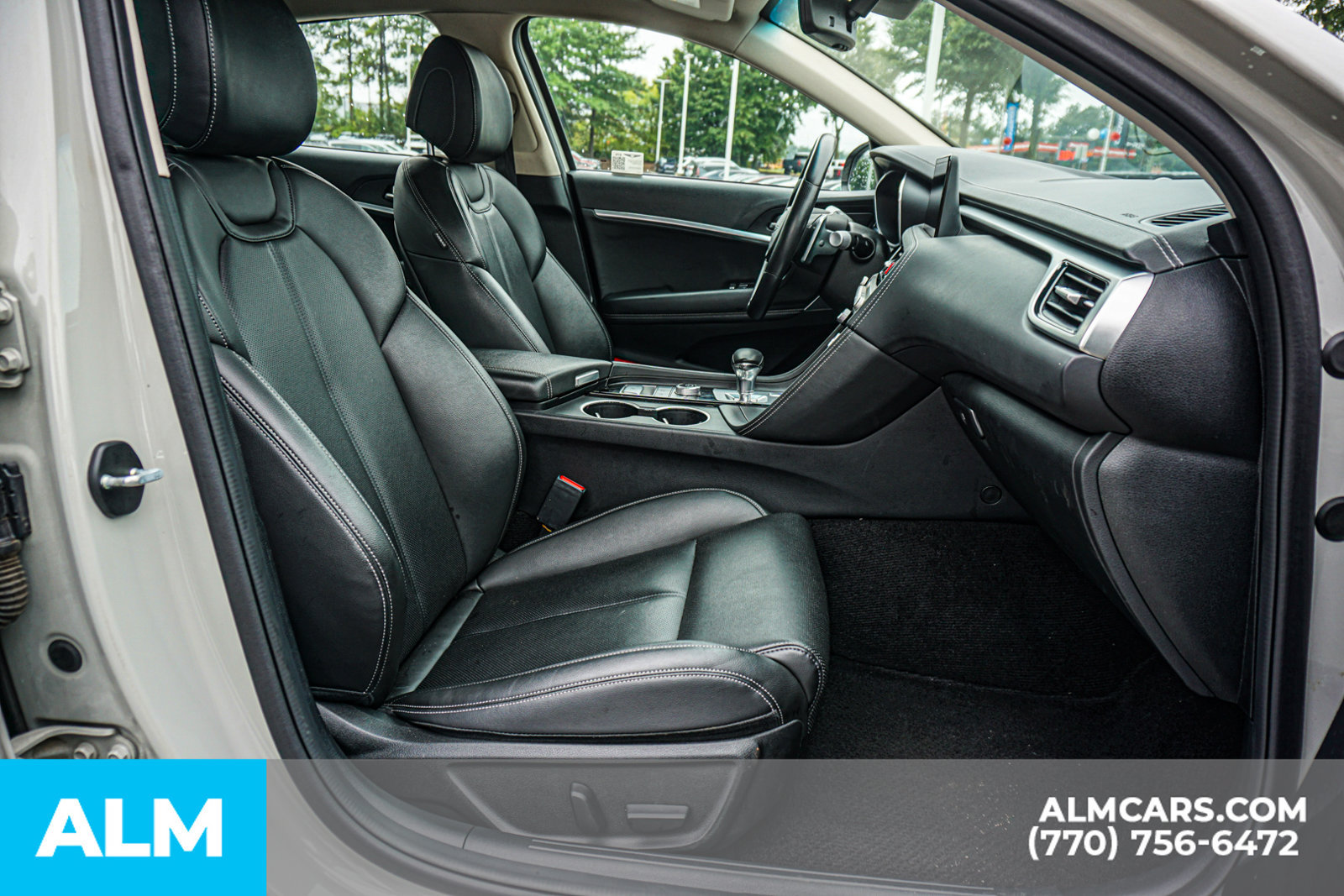 Used 2025 Genesis G70 2.5T RWD image 22