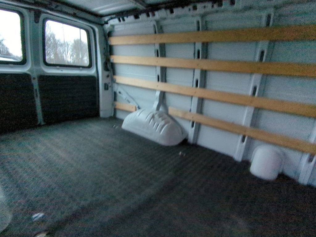 Used 2022 GMC Savana 2500 w/ Driver Convenience Package image 9