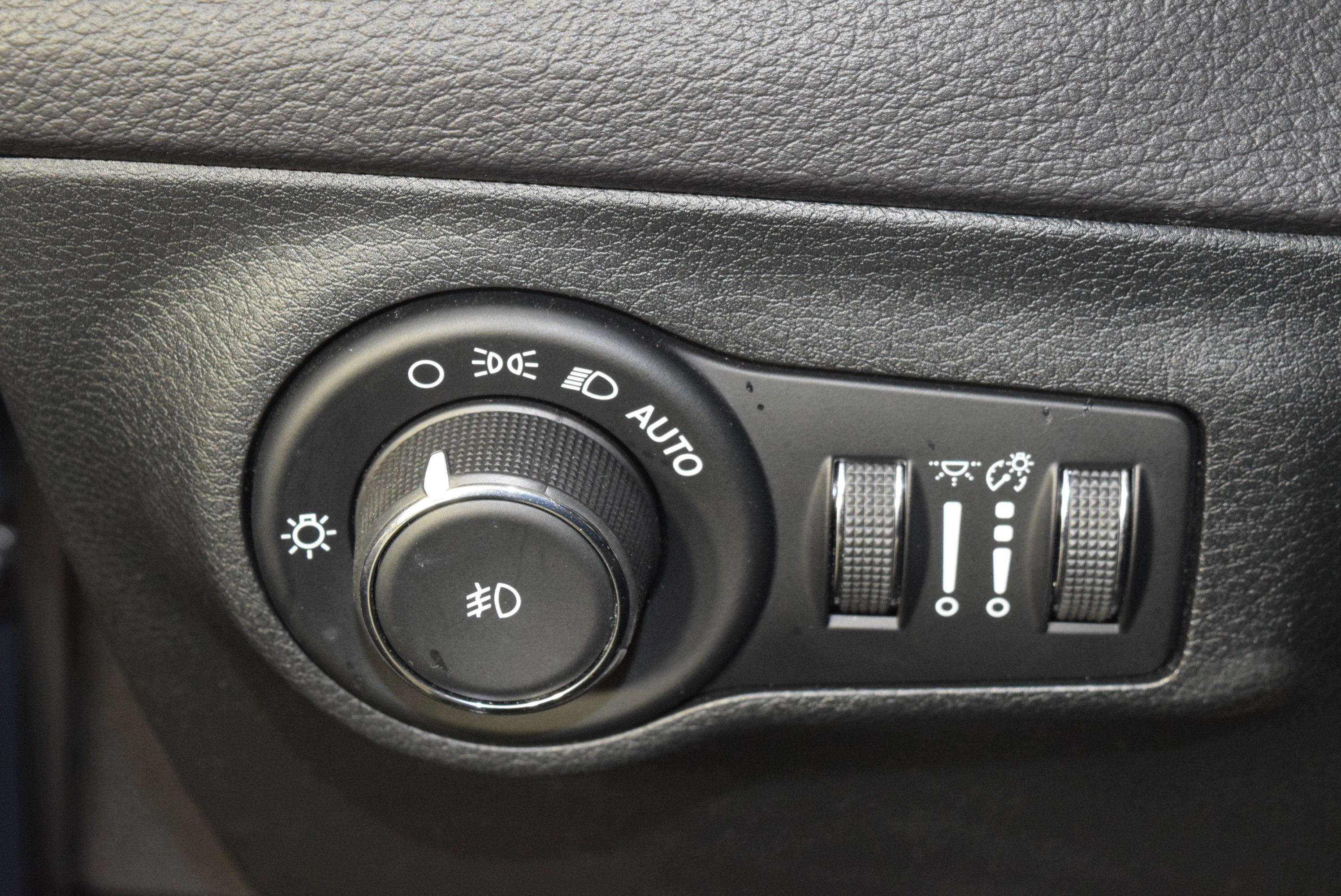 Used 2018 Jeep Compass Trailhawk w/ Navigation Group image 33