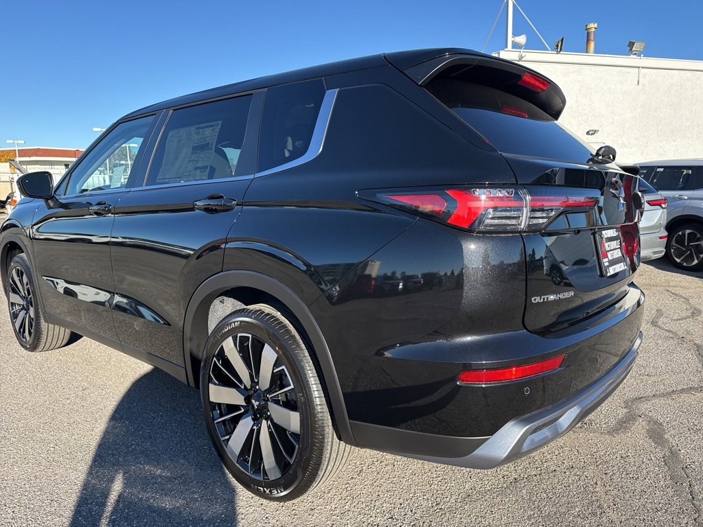 New 2025 Mitsubishi Outlander SE image 5