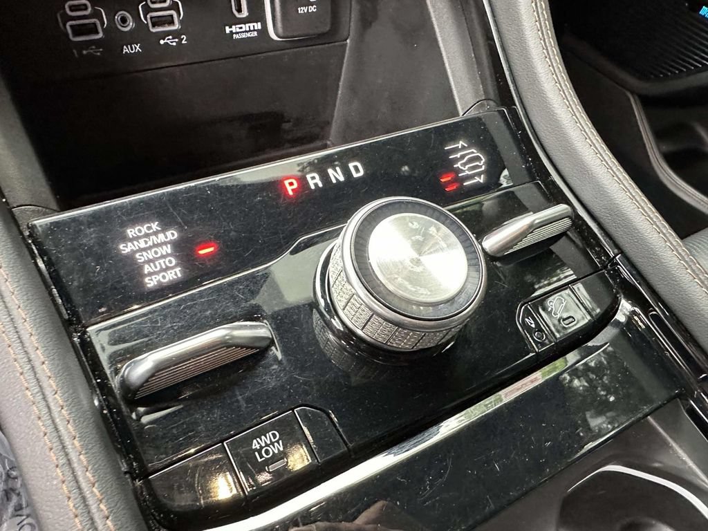 Used 2023 Jeep Grand Cherokee L Summit AWD/4WD image 21