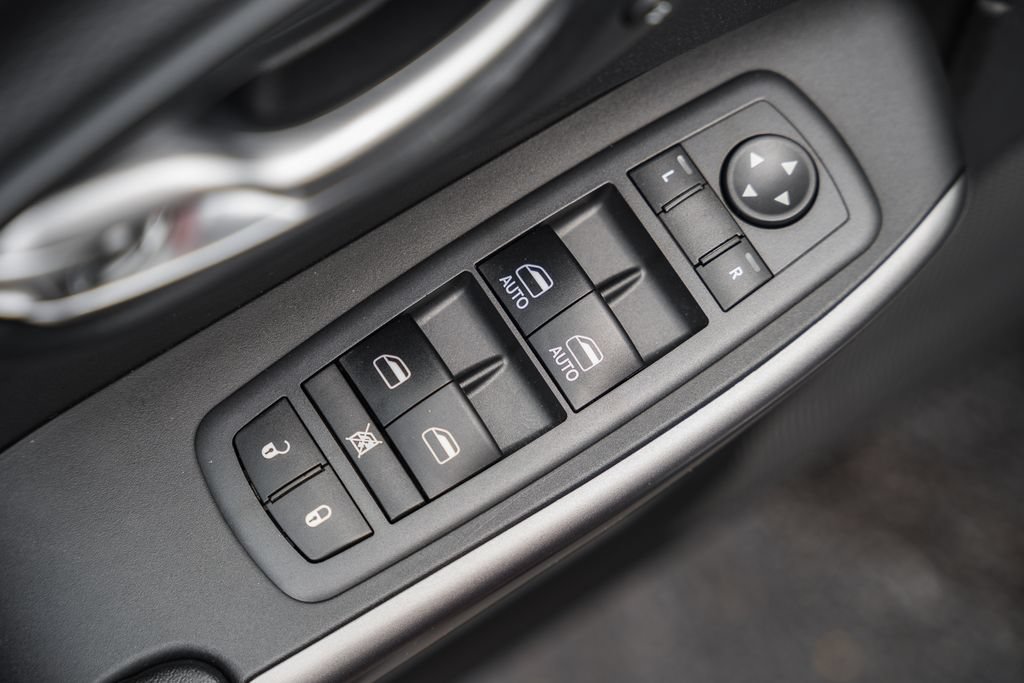 Used 2019 Jeep Cherokee Limited AWD/4WD image 40